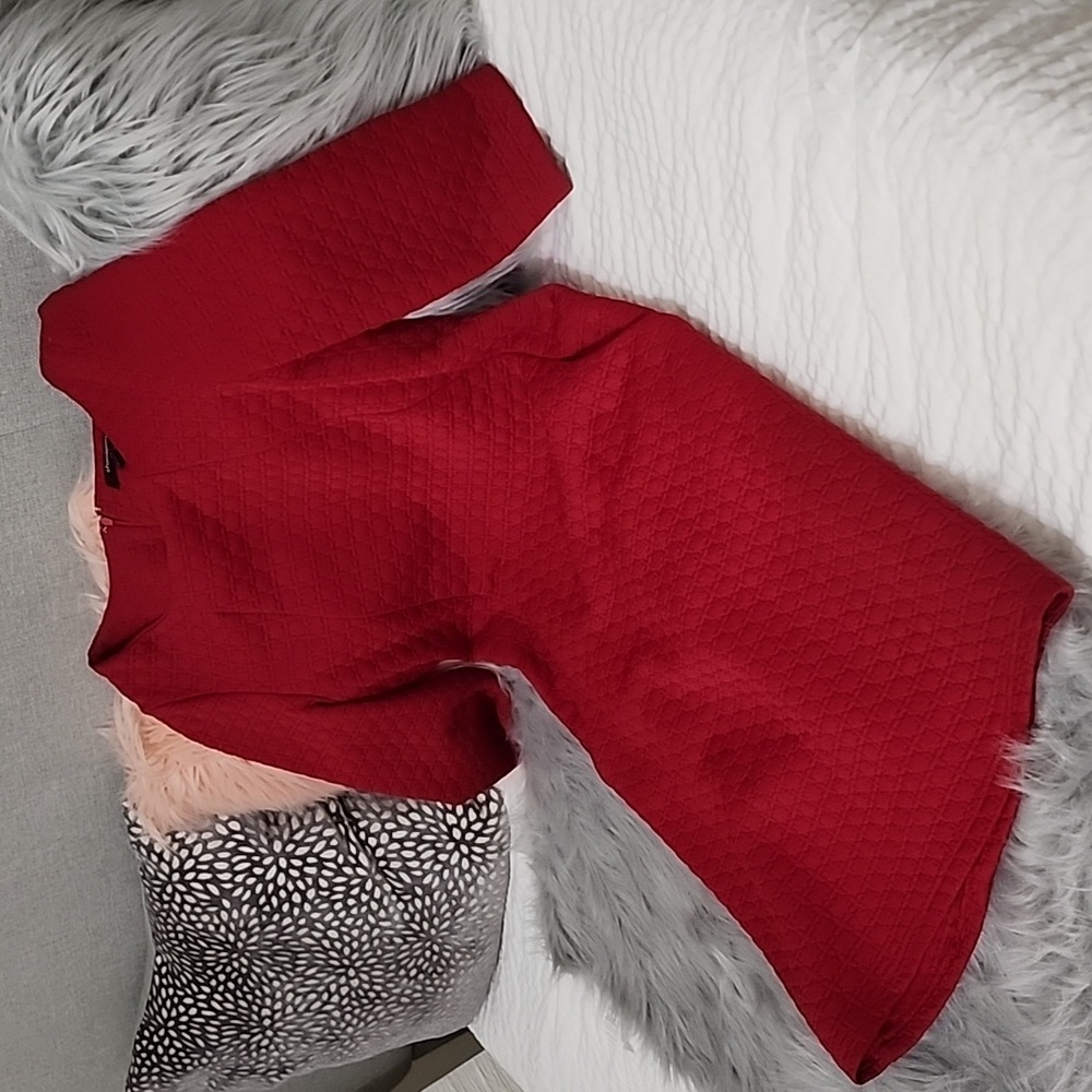 SHARANGANO Apparel, quilted red knee length dress with pockets
